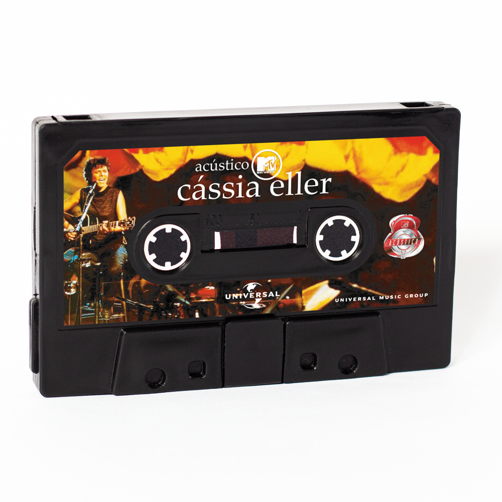 Carteira em formato de fita K7 com tema Cássia Eller